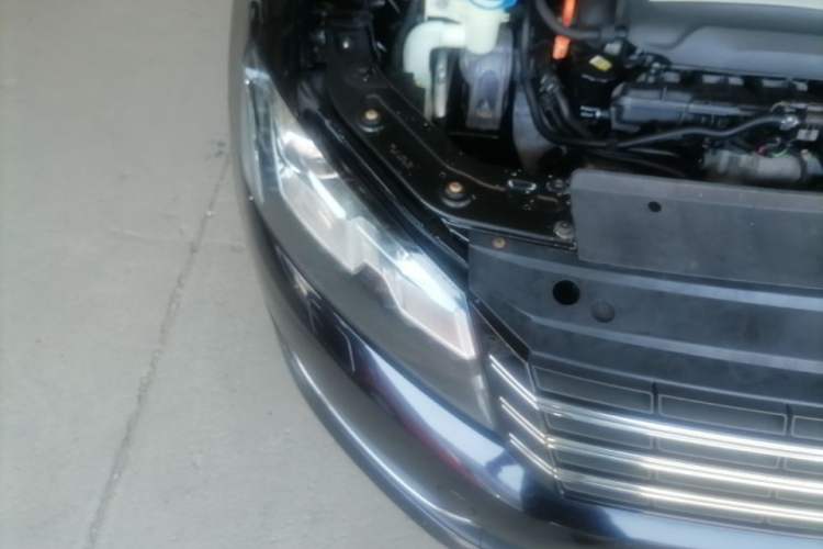 Used Volkswagen Passat 2011 1.8TSI DSG Prestige Edition Right Front Headlight
