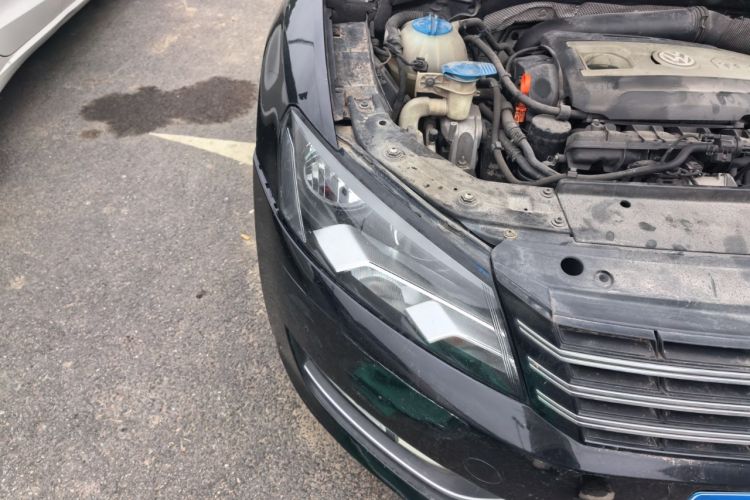 Used Volkswagen Passat  Right Front Headlight