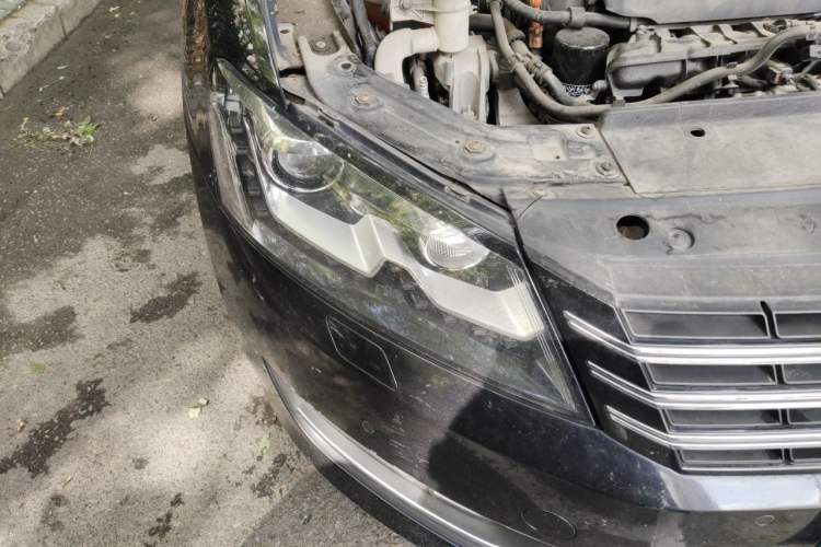 Used Volkswagen Passat 2011 2.0 TSI DSG Ultimate Edition Right Front Headlight