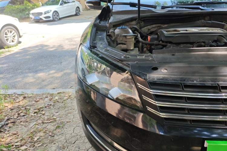 Used Volkswagen Passat 2011 1.8 TSI DSG Prestige Edition Right Front Headlight