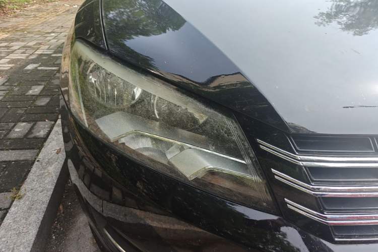 Used Volkswagen Passat 2011 1.8TSI Automatic Prestige Edition Right Front Headlight