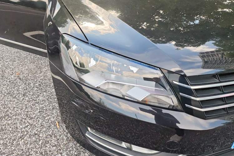 Used Volkswagen Passat 2011 1.8 TSI DSG Prestige Edition Right Front Headlight