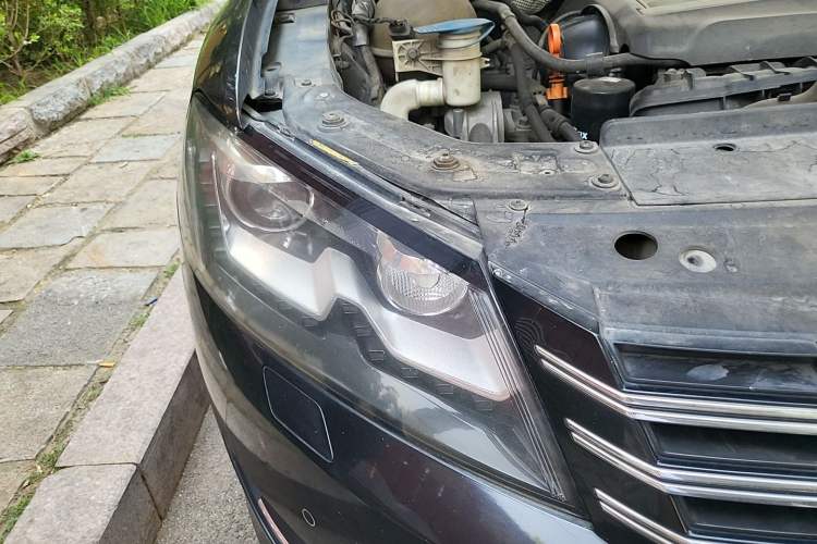 Used Volkswagen Passat 2011 2.0 TSI DSG Ultimate Edition Right Front Headlight