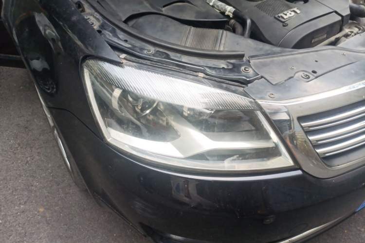 Used Volkswagen Passat 2011 1.8T Automatic Luxury Model Right Front Headlight