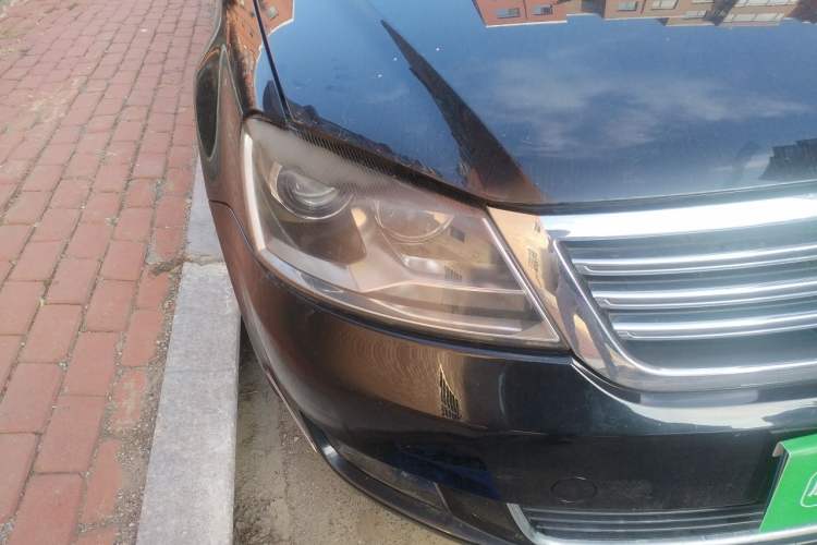 Used Volkswagen Passat 2011 1.8T Automatic Luxury Model Right Front Headlight