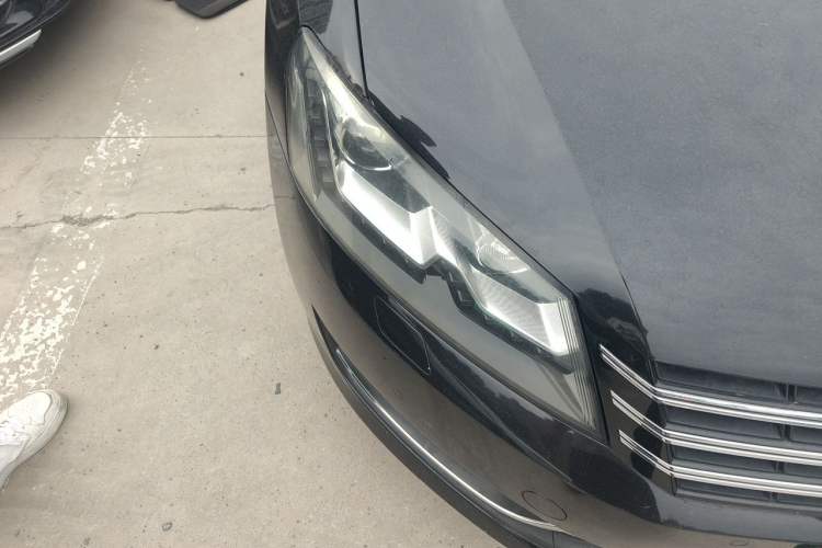 Used Volkswagen Passat 2011 1.8TSI DSG Prestige Edition Right Front Headlight
