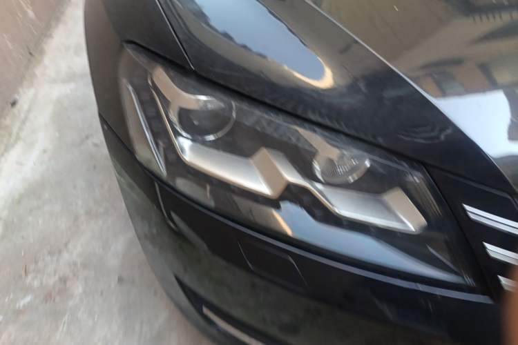 Used Volkswagen Passat 2011 1.8TSI DSG Prestige Edition Right Front Headlight