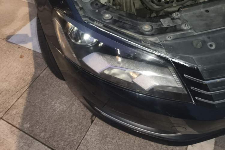 Used Volkswagen Passat 2011 1.8TSI Automatic Prestige Edition Right Front Headlight