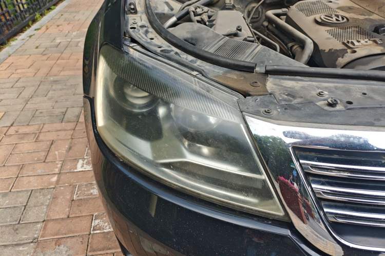 Used Volkswagen Passat  Right Front Headlight
