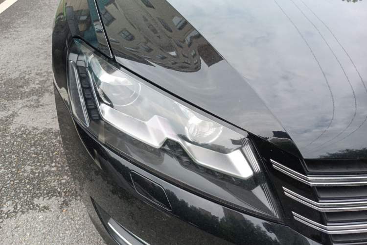 Used Volkswagen Passat 2011 1.8TSI DSG Prestige Edition Right Front Headlight
