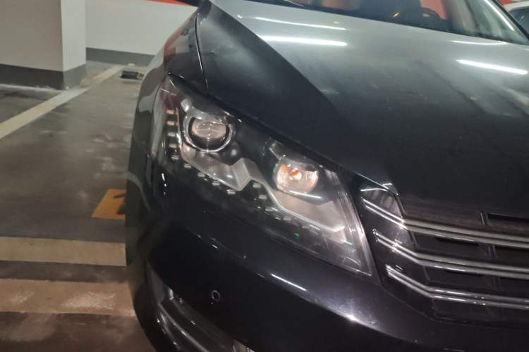 Used Volkswagen Passat 2011 2.0 TSI DSG Ultimate Edition Right Front Headlight
