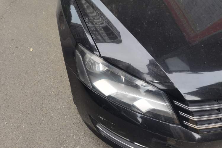 Used Volkswagen Passat 2011 1.8TSI Automatic Prestige Edition Right Front Headlight