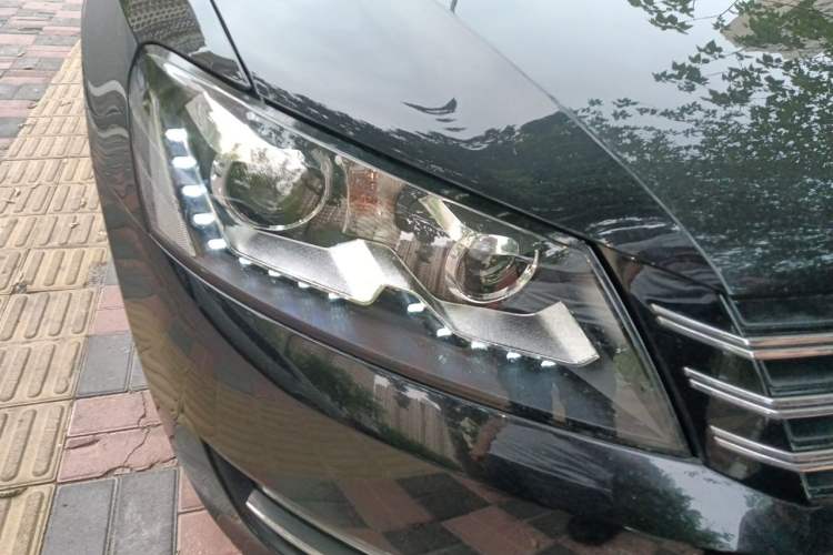 Used Volkswagen Passat 2011 1.8 TSI DSG Prestige Edition Right Front Headlight