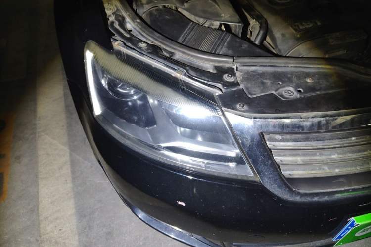 Used Volkswagen Passat 2011 1.8T Automatic Luxury Model Right Front Headlight