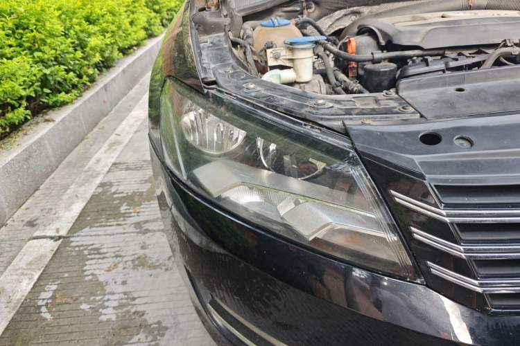 Used Volkswagen Passat 2011 1.8 TSI DSG Prestige Edition Right Front Headlight