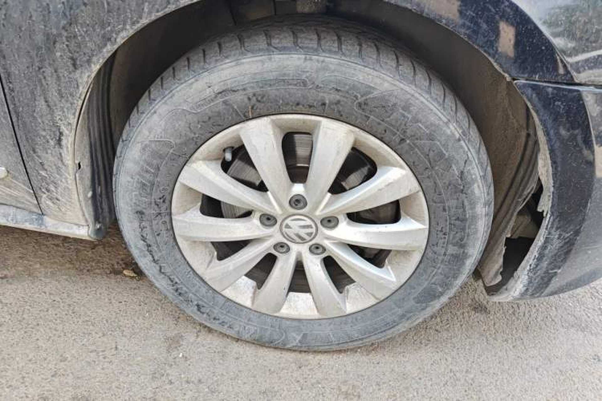 Used Volkswagen Passat 2011 1.8TSI Automatic Prestige Edition Right Front Wheel Hub