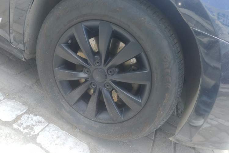 Used Volkswagen Passat 2011 1.8TSI Automatic Prestige Edition Right Front Wheel Hub