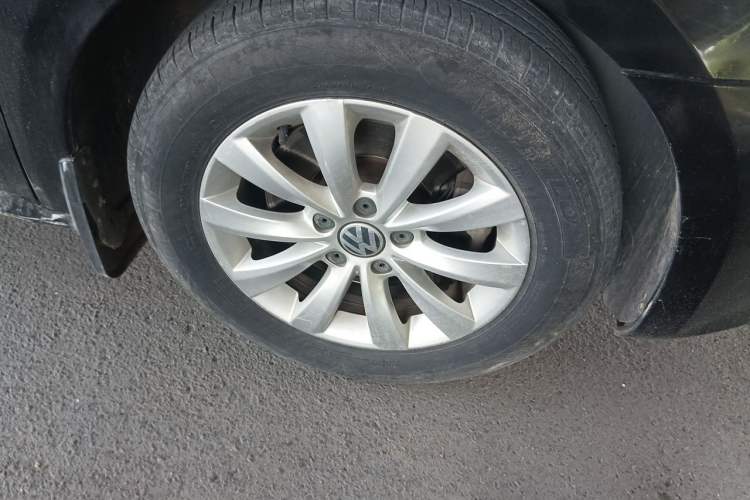 Used Volkswagen Passat 2011 1.8 TSI DSG Prestige Edition Right Front Wheel Hub