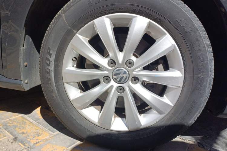 Used Volkswagen Passat 2011 1.8 TSI DSG Prestige Edition Right Front Wheel Hub