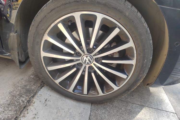 Used Volkswagen Passat 2011 2.0 TSI DSG Ultimate Edition Right Front Wheel Hub