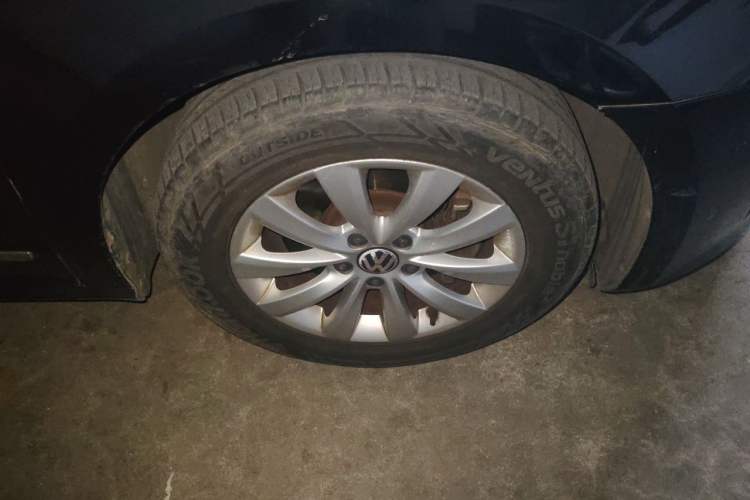 Used Volkswagen Passat 2011 1.8 TSI DSG Prestige Edition Right Front Wheel Hub
