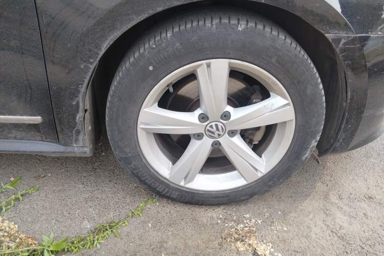 Used Volkswagen Passat 2011 2.0 TSI DSG Premium Edition Right Front Wheel Hub