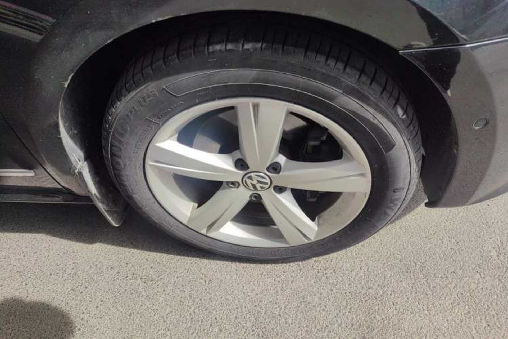 Used Volkswagen Passat 2011 2.0 TSI DSG Premium Edition Right Front Wheel Hub