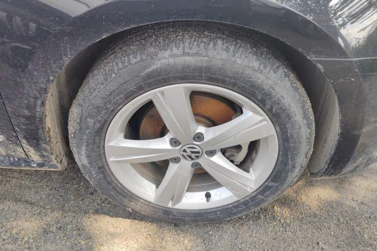 Used Volkswagen Passat 2011 2.0 TSI DSG Premium Edition Right Front Wheel Hub