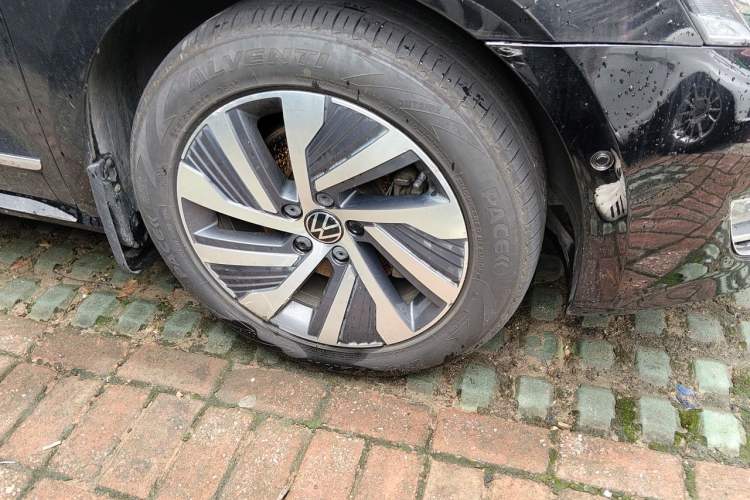 Used Volkswagen Passat 2011 3.0L V6 DSG Flagship Edition Right Front Wheel Hub