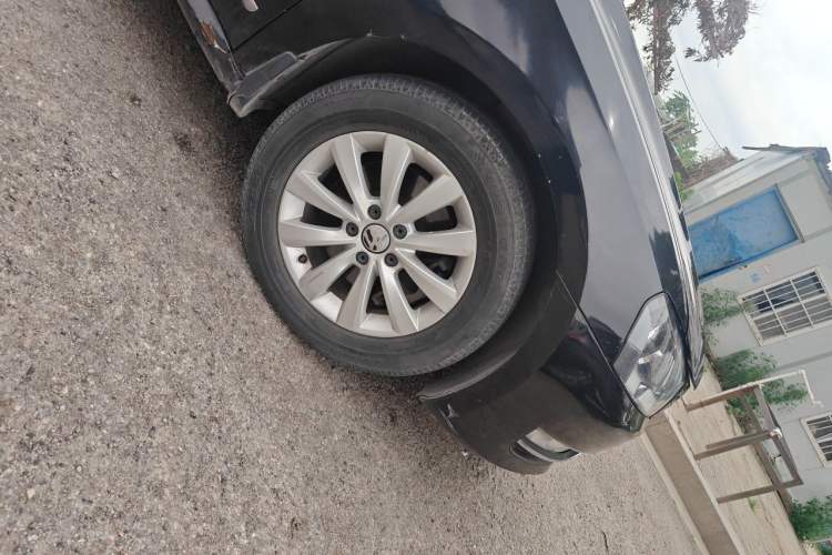 Used Volkswagen Passat 2011 1.8 TSI DSG Prestige Edition Right Front Wheel Hub