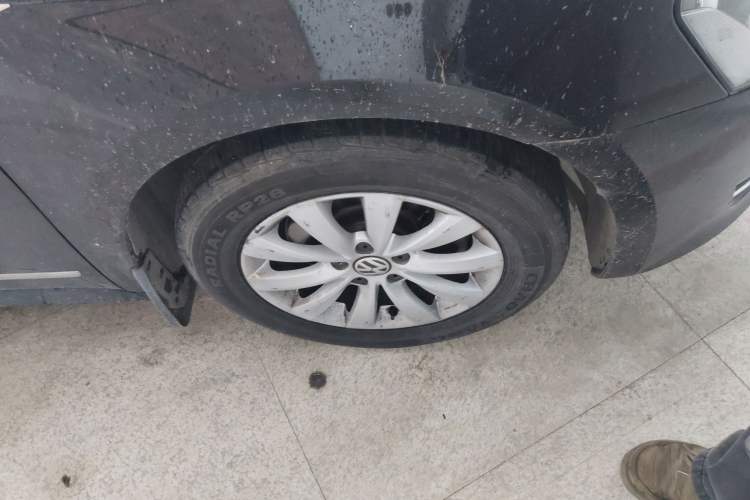 Used Volkswagen Passat 2011 1.8 TSI DSG Prestige Edition Right Front Wheel Hub