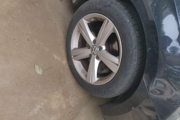 Used Volkswagen Passat 2011 2.0 TSI DSG Ultimate Edition Right Front Wheel Hub