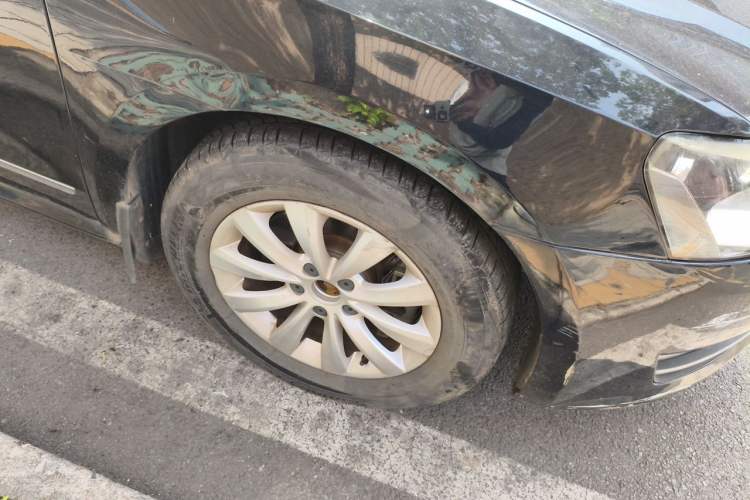 Used Volkswagen Passat 2011 1.8TSI Automatic Prestige Edition Right Front Wheel Hub