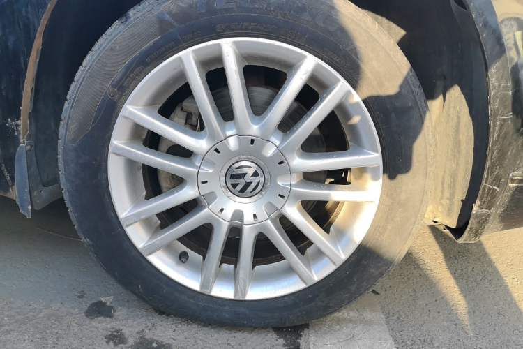 Used Volkswagen Passat 2011 1.8 TSI DSG Prestige Edition Right Front Wheel Hub