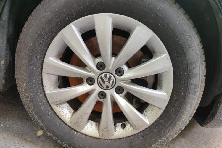Used Volkswagen Passat 2011 1.8 TSI DSG Prestige Edition Right Front Wheel Hub