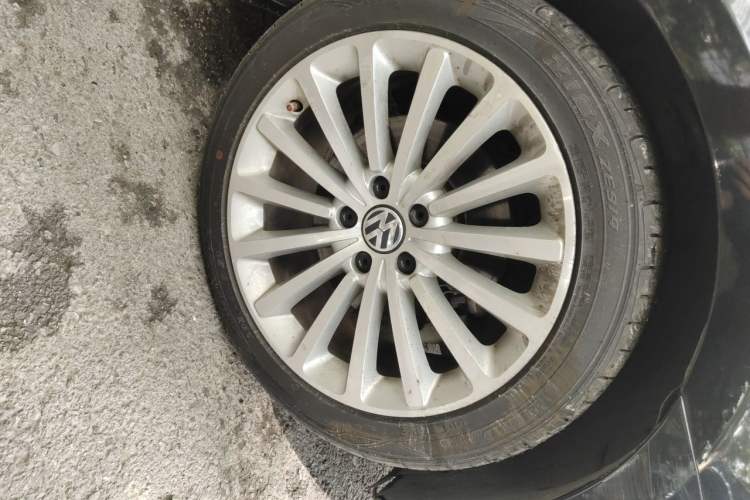 Used Volkswagen Passat 2011 2.0 TSI DSG Ultimate Edition Right Front Wheel Hub