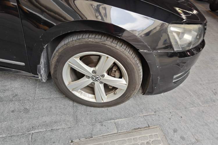 Used Volkswagen Passat 2011 2.0 TSI DSG Premium Edition Right Front Wheel Hub