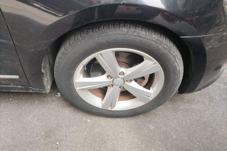 Used Volkswagen Passat 2011 1.8TSI DSG Prestige Edition Right Front Wheel Hub