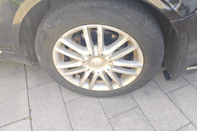 Used Volkswagen Passat 2011 1.8T Automatic Luxury Model Right Front Wheel Hub