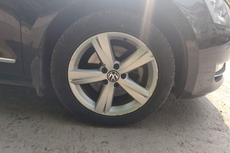 Used Volkswagen Passat 2011 1.8 TSI DSG Ultimate Edition Right Front Wheel Hub
