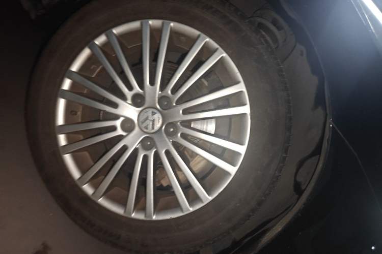 Used Volkswagen Passat 2011 1.8TSI DSG Prestige Edition Right Front Wheel Hub