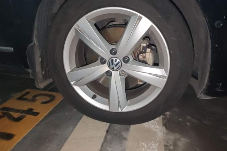Used Volkswagen Passat 2011 2.0 TSI DSG Ultimate Edition Right Front Wheel Hub