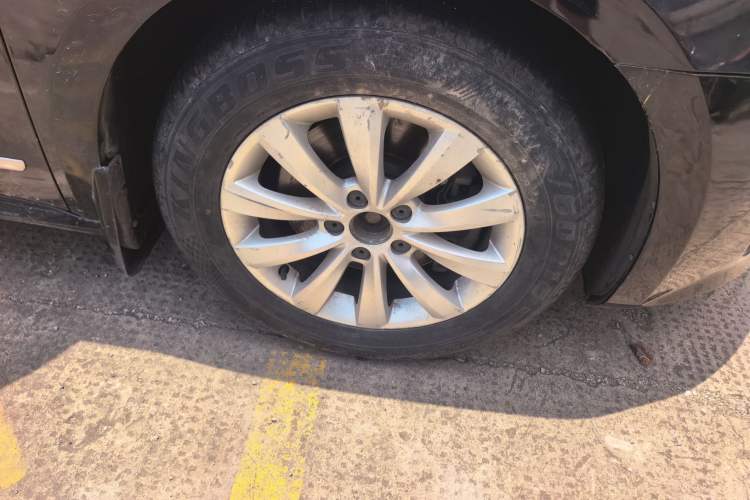 Used Volkswagen Passat 2011 1.8 TSI DSG Prestige Edition Right Front Wheel Hub