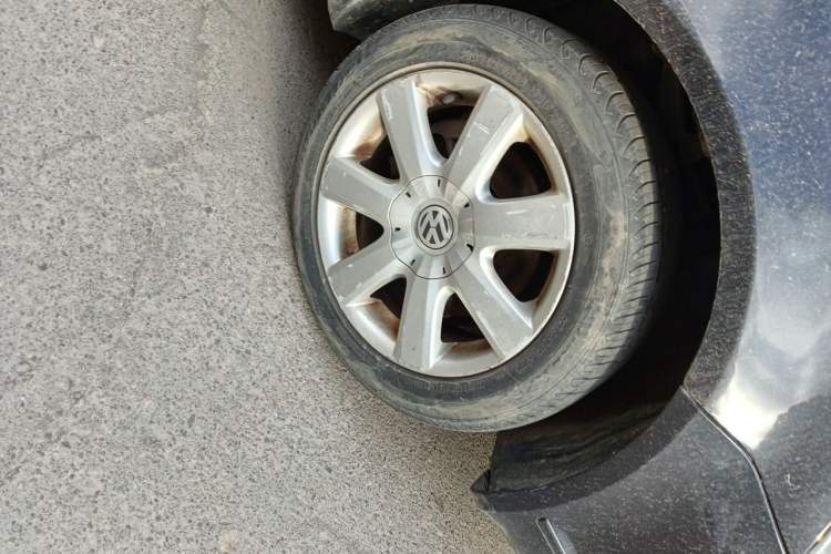 Used Volkswagen Passat 2011 1.8T Manual Luxury Model Right Front Wheel Hub