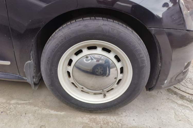 Used Volkswagen Passat 2011 1.8 TSI DSG Prestige Edition Right Front Wheel Hub