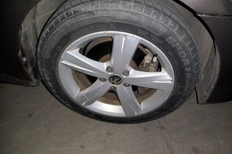 Used Volkswagen Passat 2011 2.0 TSI DSG Premium Edition Right Front Wheel Hub