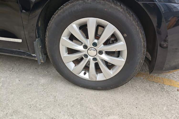 Used Volkswagen Passat 2011 1.4 TSI DSG Prestige Edition Right Front Wheel Hub