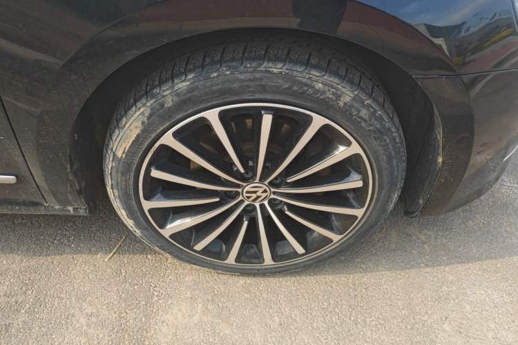 Used Volkswagen Passat 2011 2.0 TSI DSG Ultimate Edition Right Front Wheel Hub