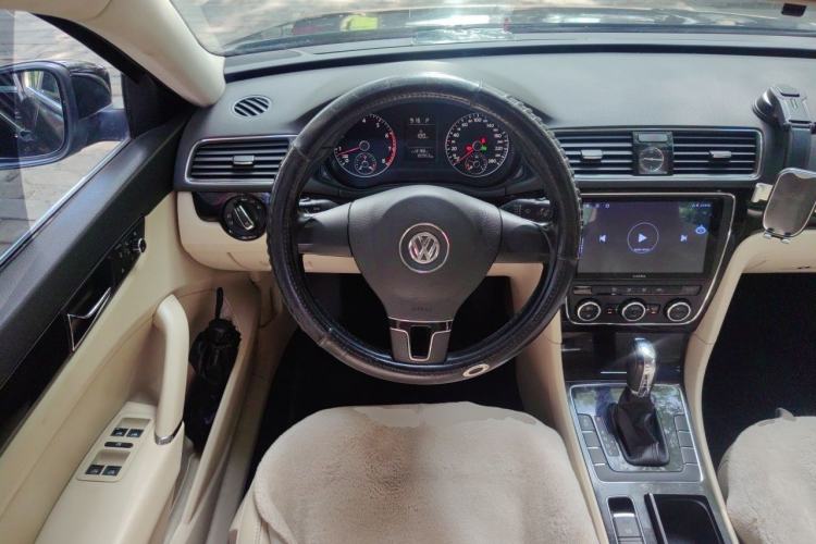 Used Volkswagen Passat 2011 1.8TSI Automatic Prestige Edition Steering Wheel