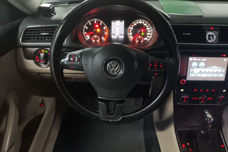 Used Volkswagen Passat 2011 1.8TSI DSG Prestige Edition Steering Wheel